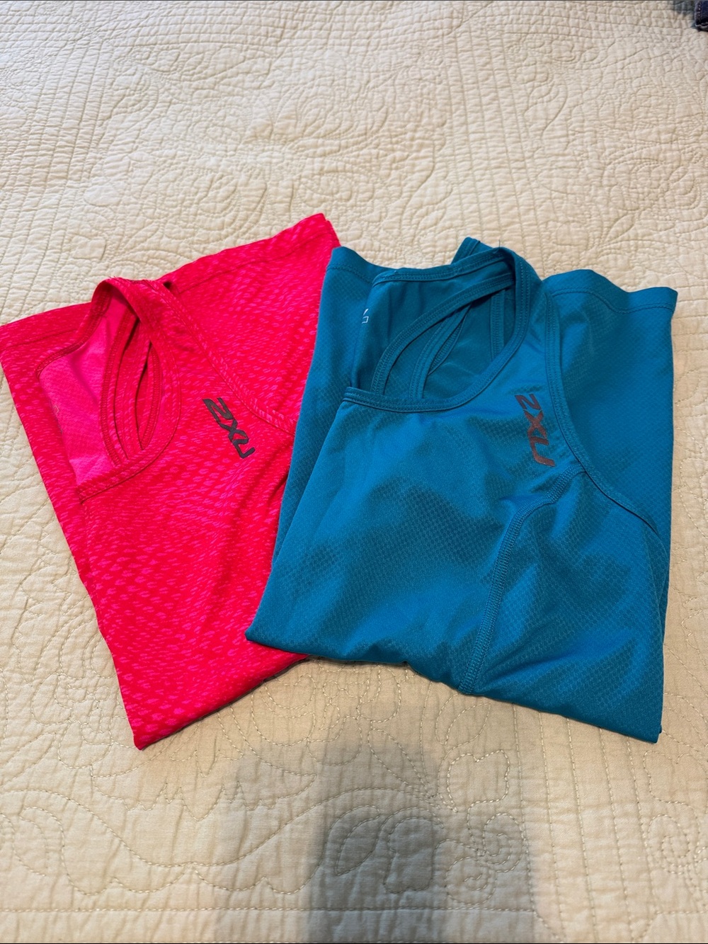 2XU Performance Tank Tops - Teal & Hot Pink